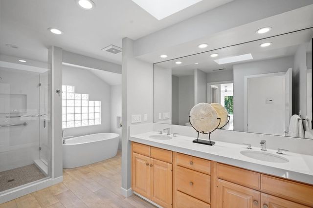 $3,050,000 | 2033 Oakley Avenue, Menlo Park, CA 94025