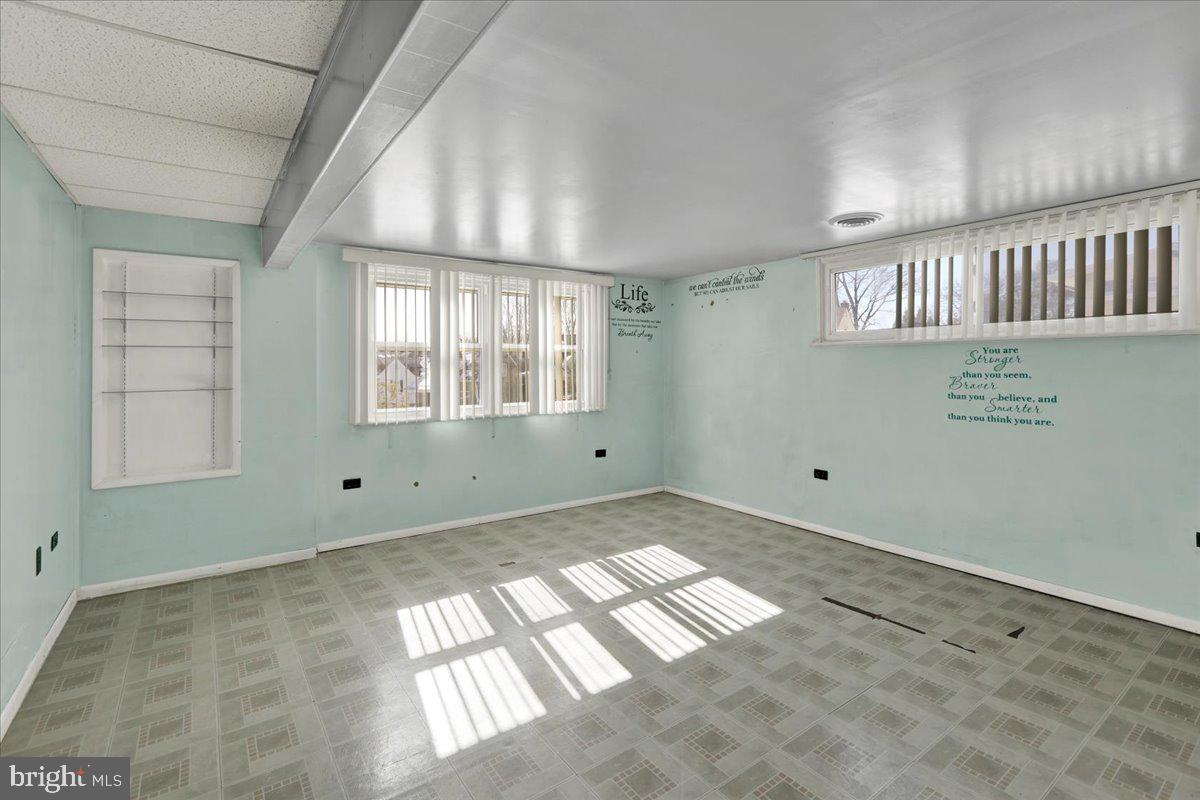 629 Lawrence Avenue Reading, PA 19609 - Photo 19 of 39 a view of an empty room and window