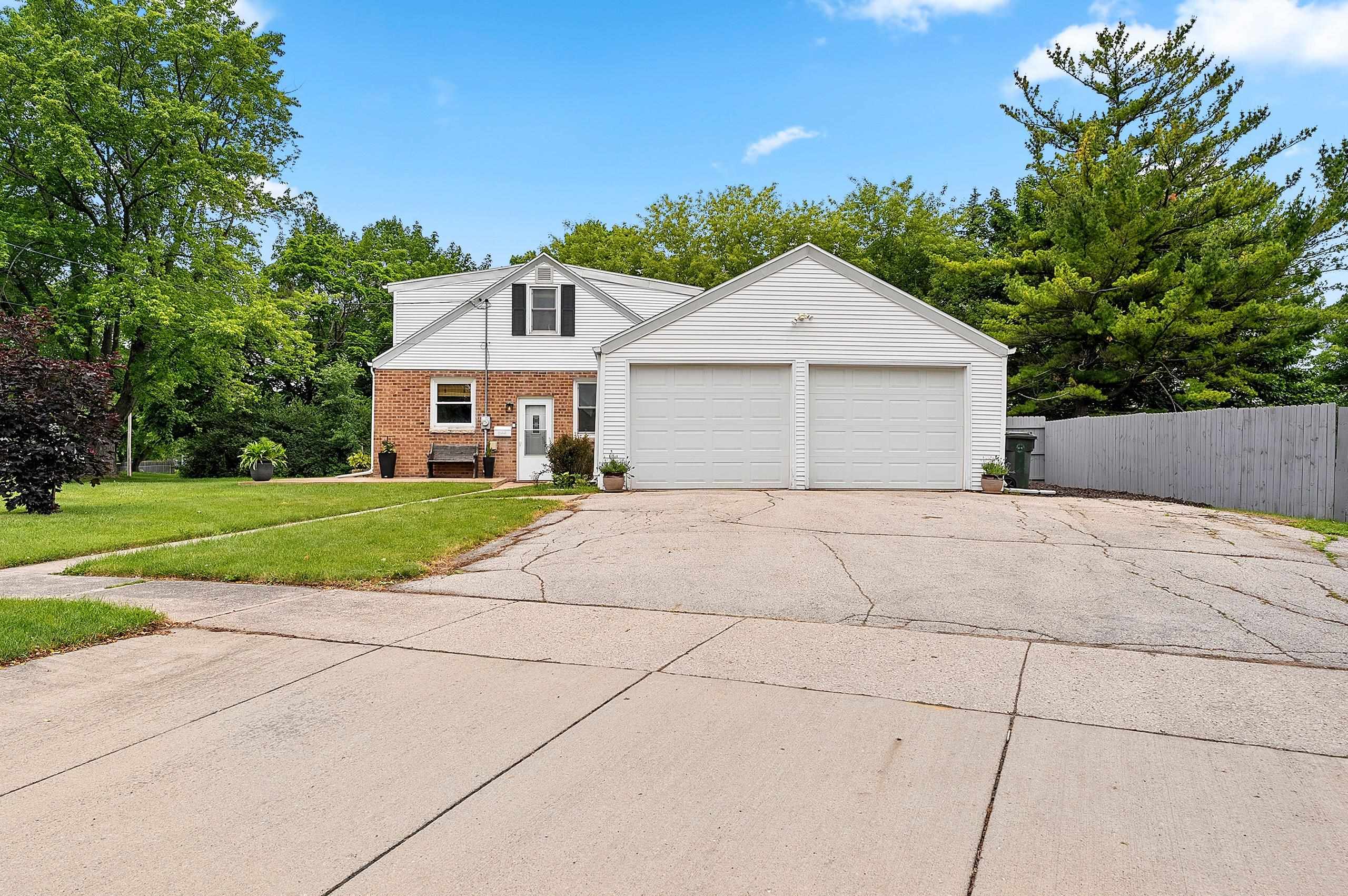 811 Jordan Road De Pere, WI 54115 - Photo 5 of 44