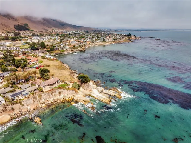 a view of a yard with an outdoor space