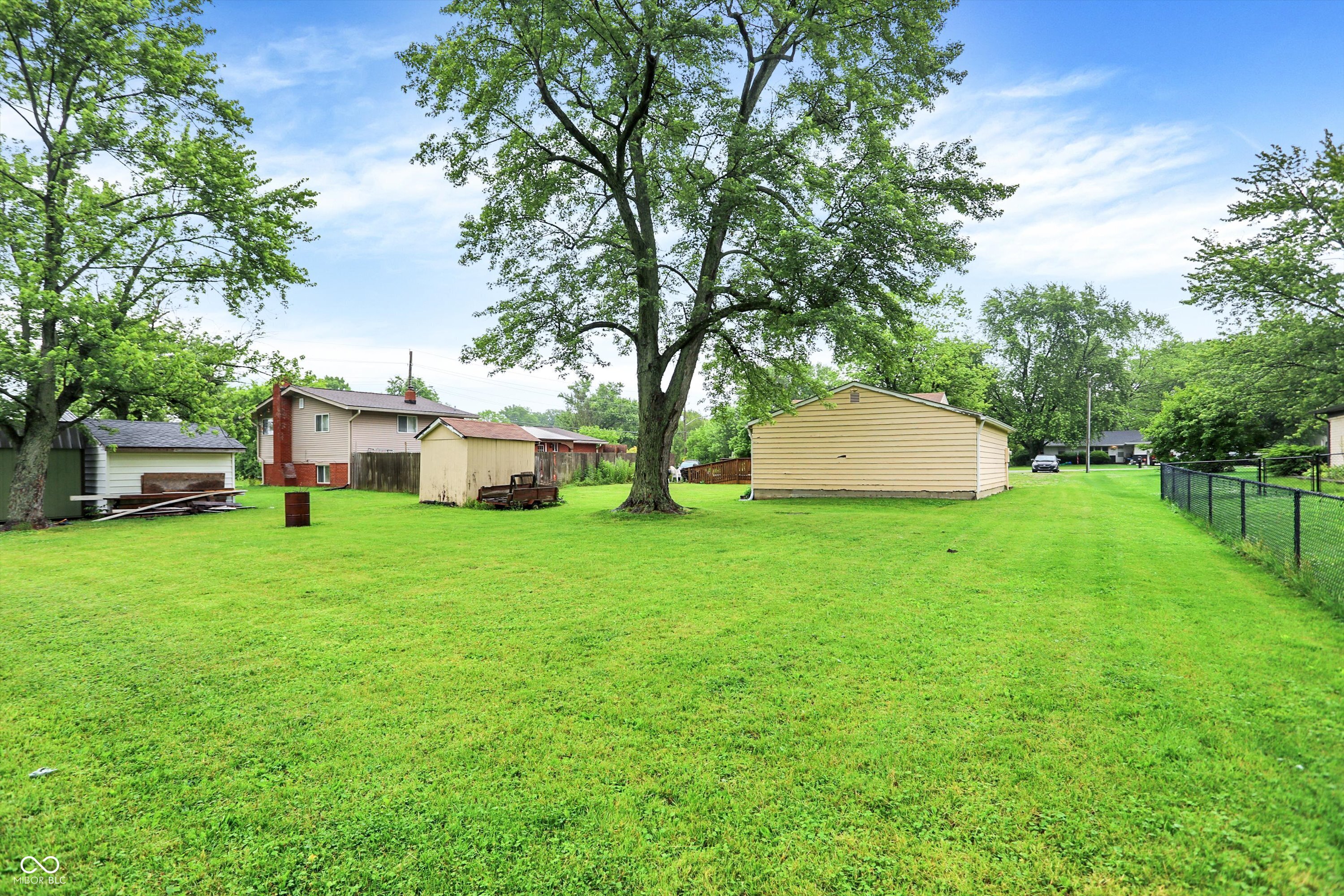 6308 Ratliff Road Indianapolis, IN 46113 - Photo 4 of 32