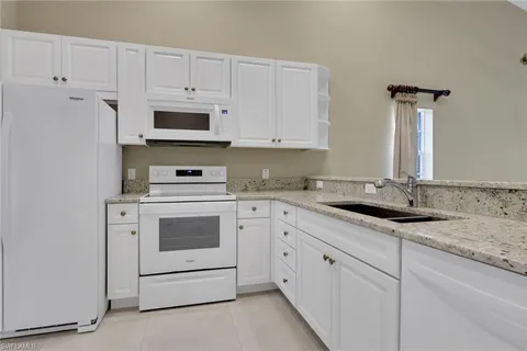$374,900 | 3555 Avion Woods Court, Unit 501, Naples, FL 34104