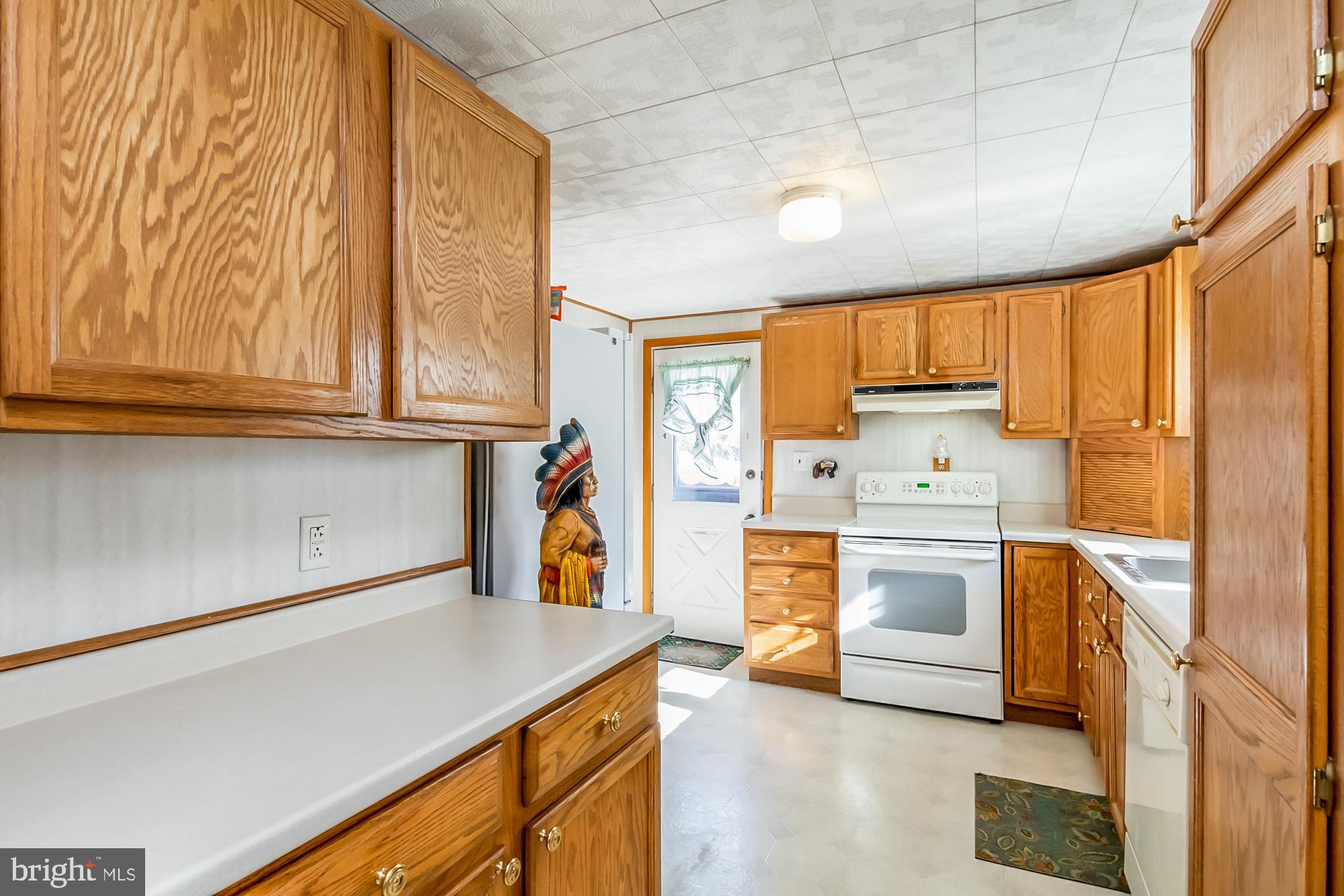 6909 Circle Road Baltimore, MD 21220 - Photo 12 of 30 Kitchen