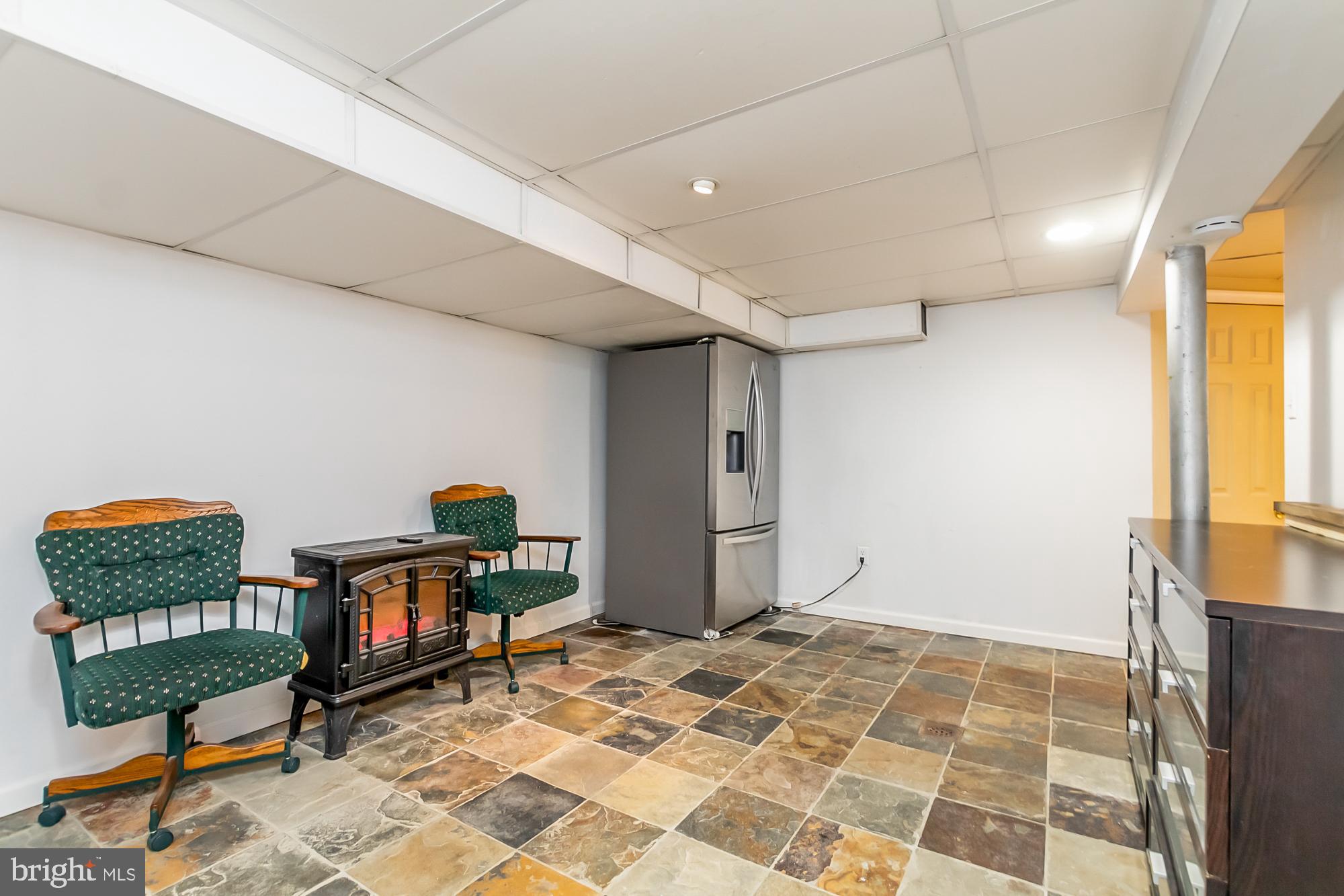 6909 Circle Road Baltimore, MD 21220 - Photo 22 of 30 Recreation Room