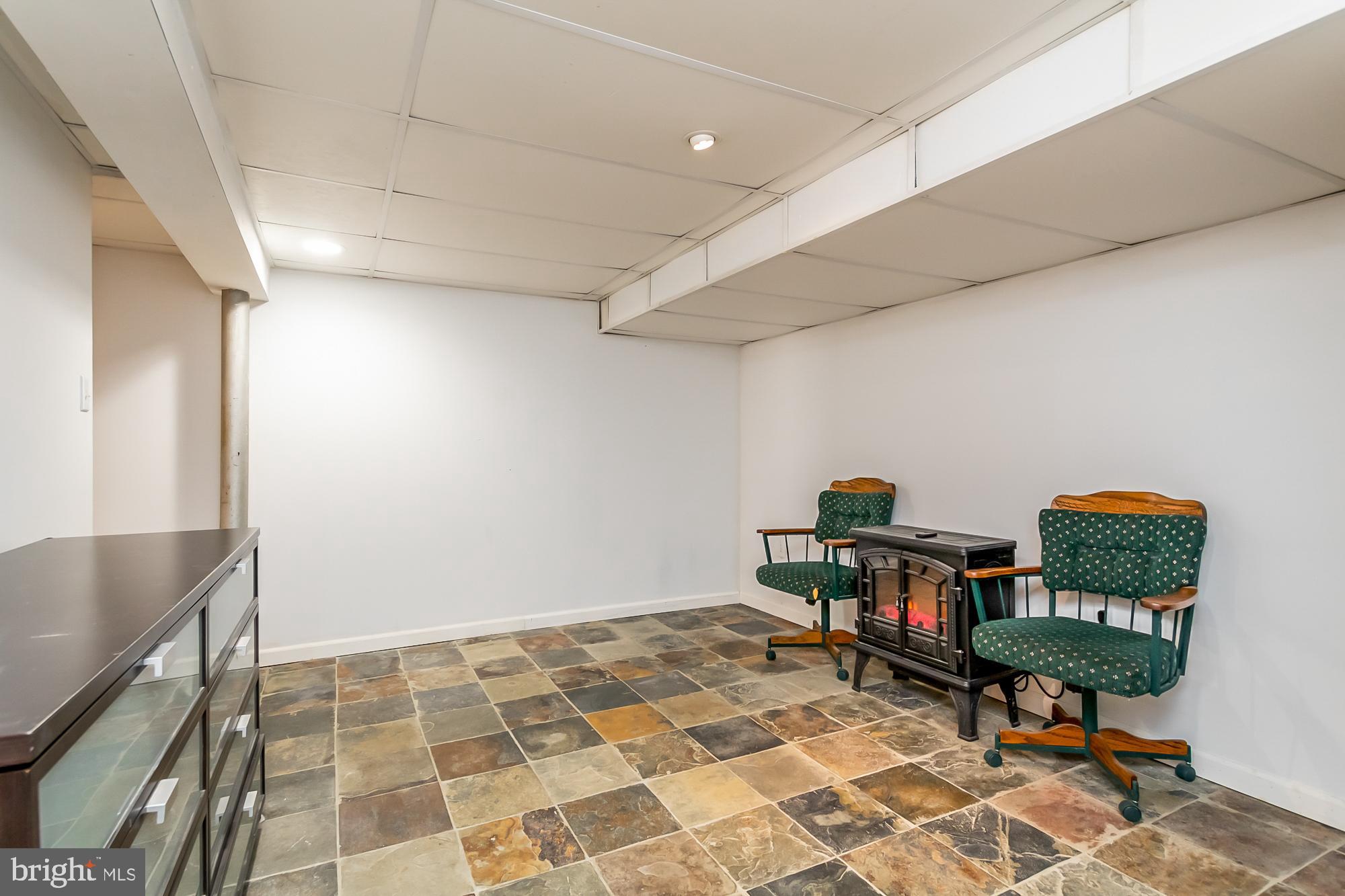 6909 Circle Road Baltimore, MD 21220 - Photo 23 of 30 Recreation Room