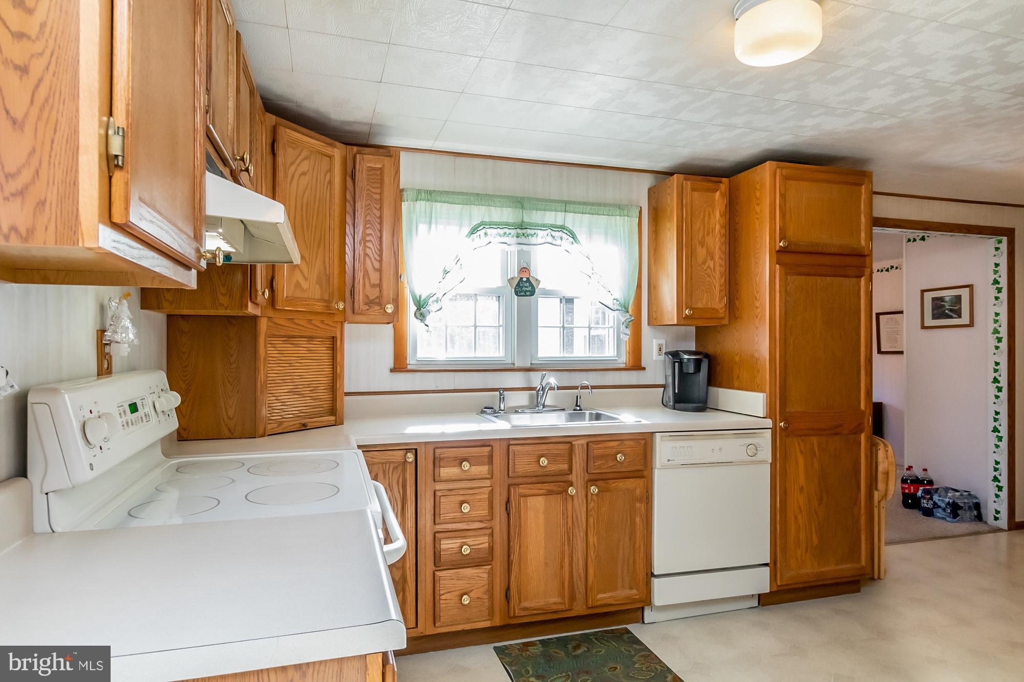 6909 Circle Road Baltimore, MD 21220 - Photo 10 of 30 Kitchen