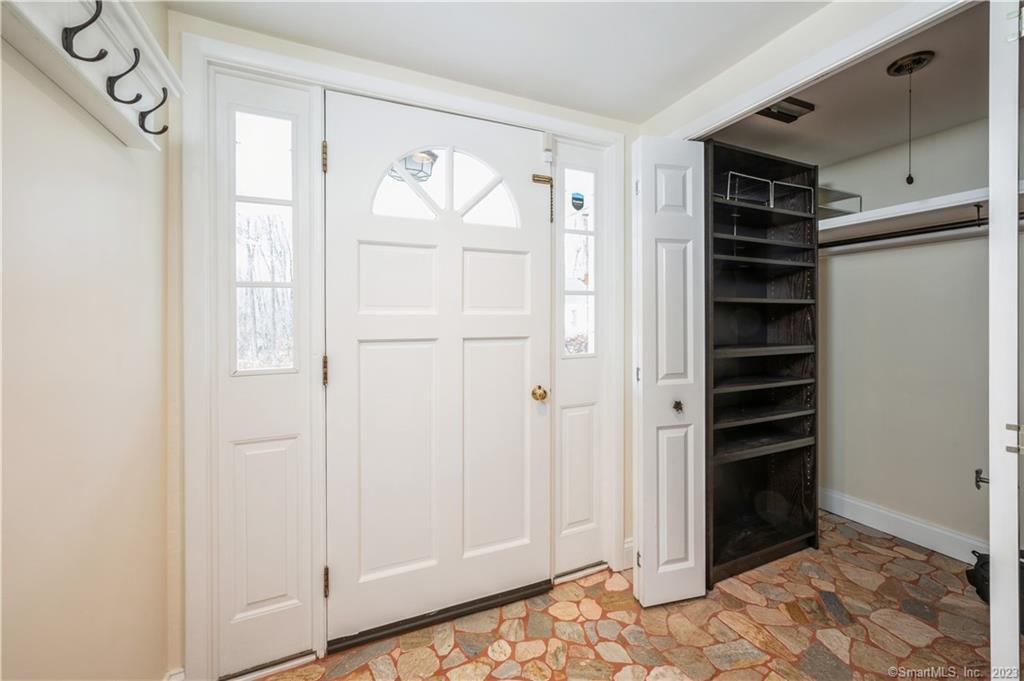 2428 Long Ridge Road Stamford, CT 06903 - Photo 8 of 29