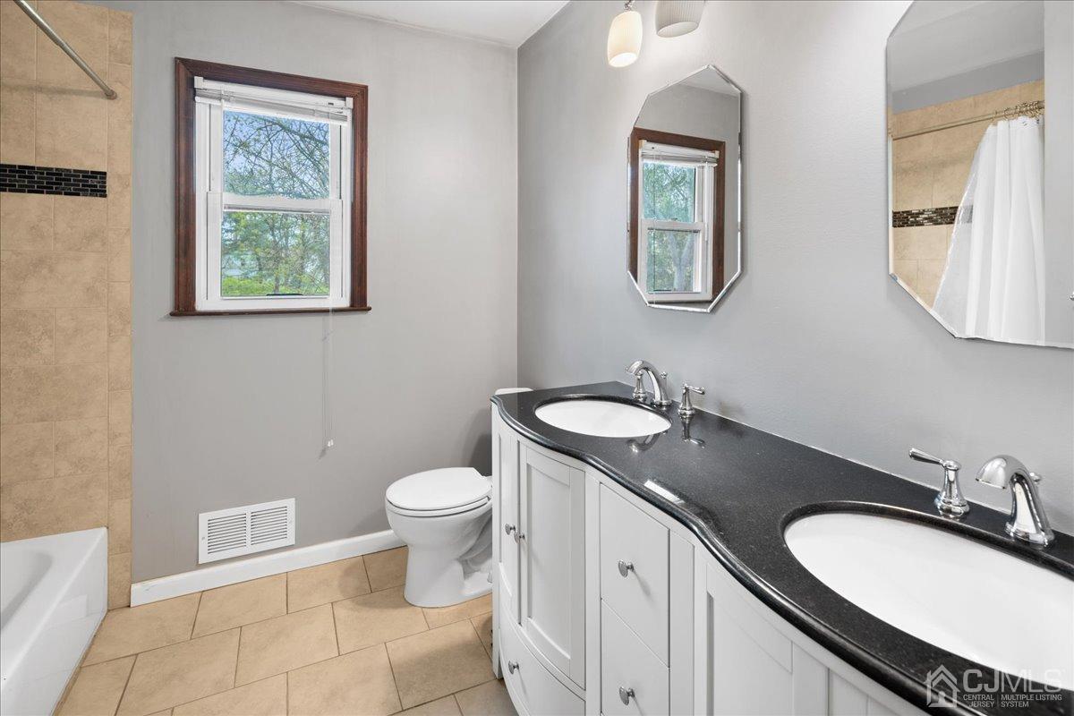 16 Alexander Road East Brunswick, NJ 08816 - Photo 21 of 31 Gallery Image 21