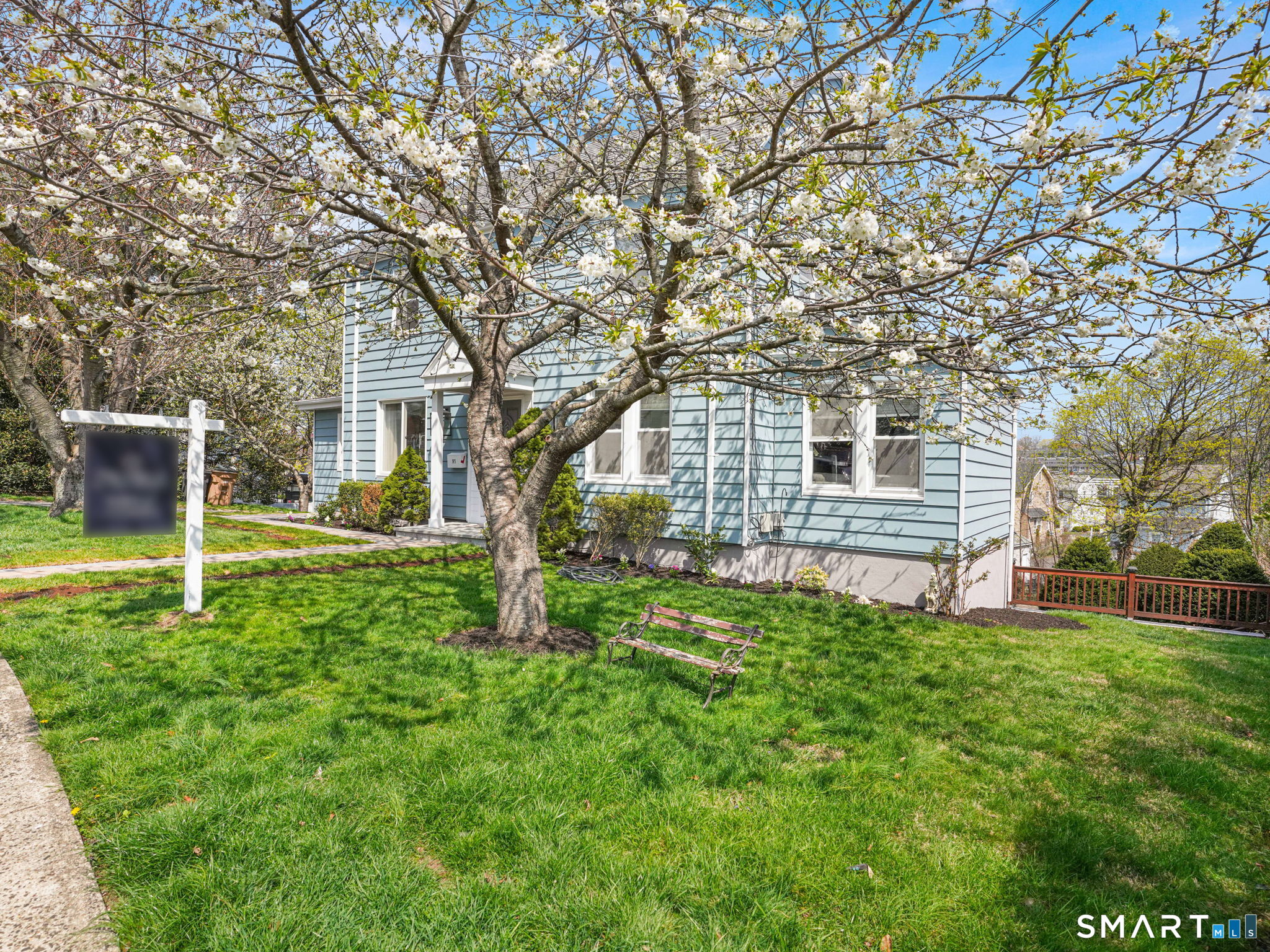 91 Clovelly Road Stamford, CT 06902 - Photo 2 of 39