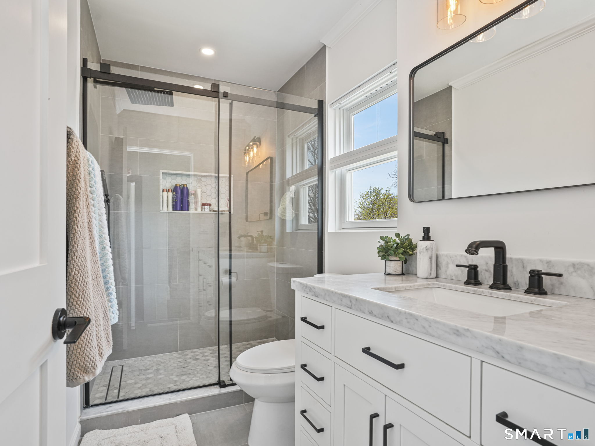 91 Clovelly Road Stamford, CT 06902 - Photo 24 of 39