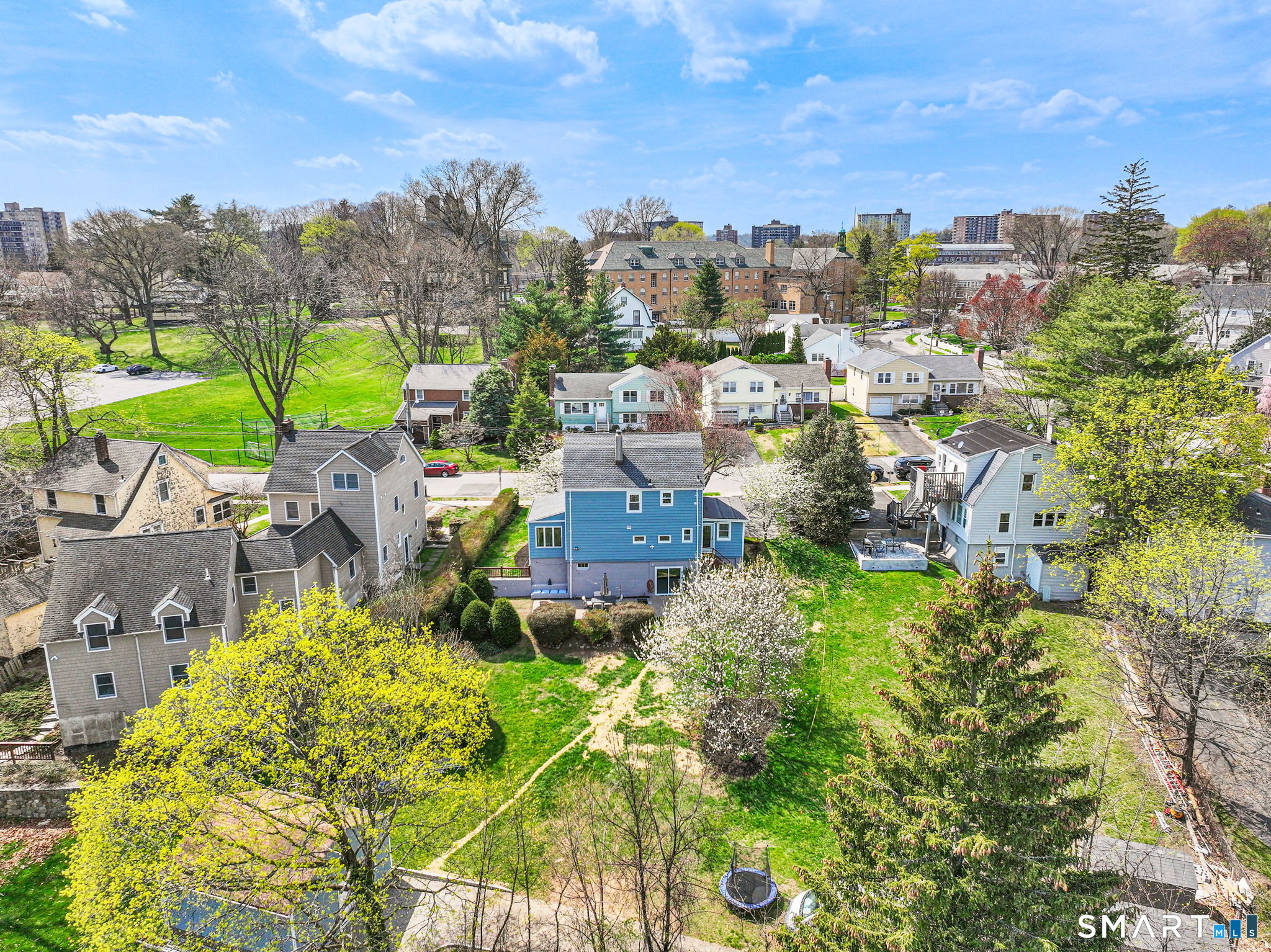 91 Clovelly Road Stamford, CT 06902 - Photo 38 of 39