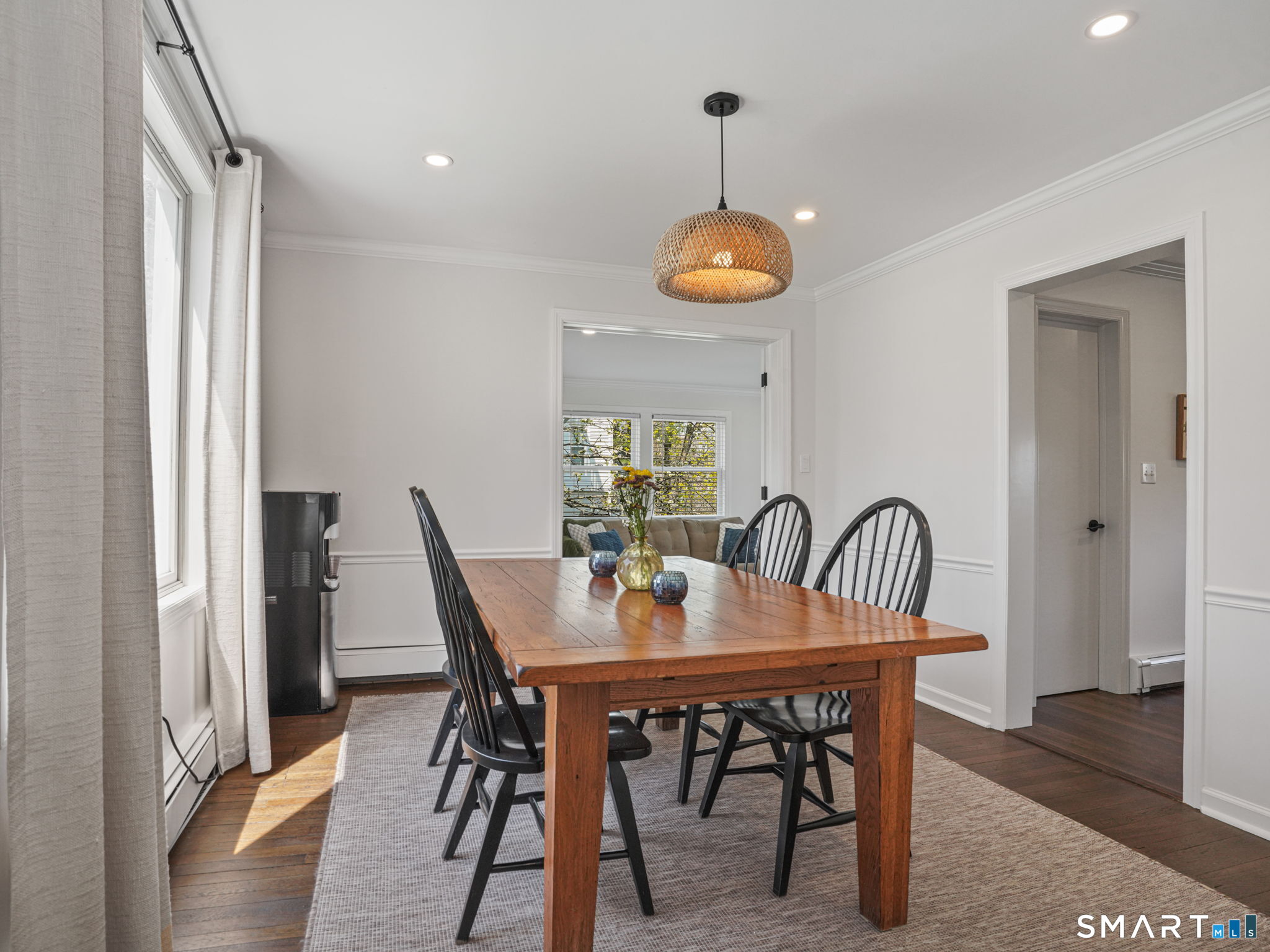 91 Clovelly Road Stamford, CT 06902 - Photo 9 of 39