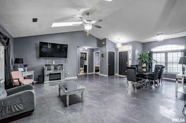 $318,000 | 1710 George Sims Road, Marion, IL 62959