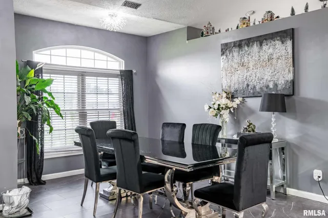 $318,000 | 1710 George Sims Road, Marion, IL 62959