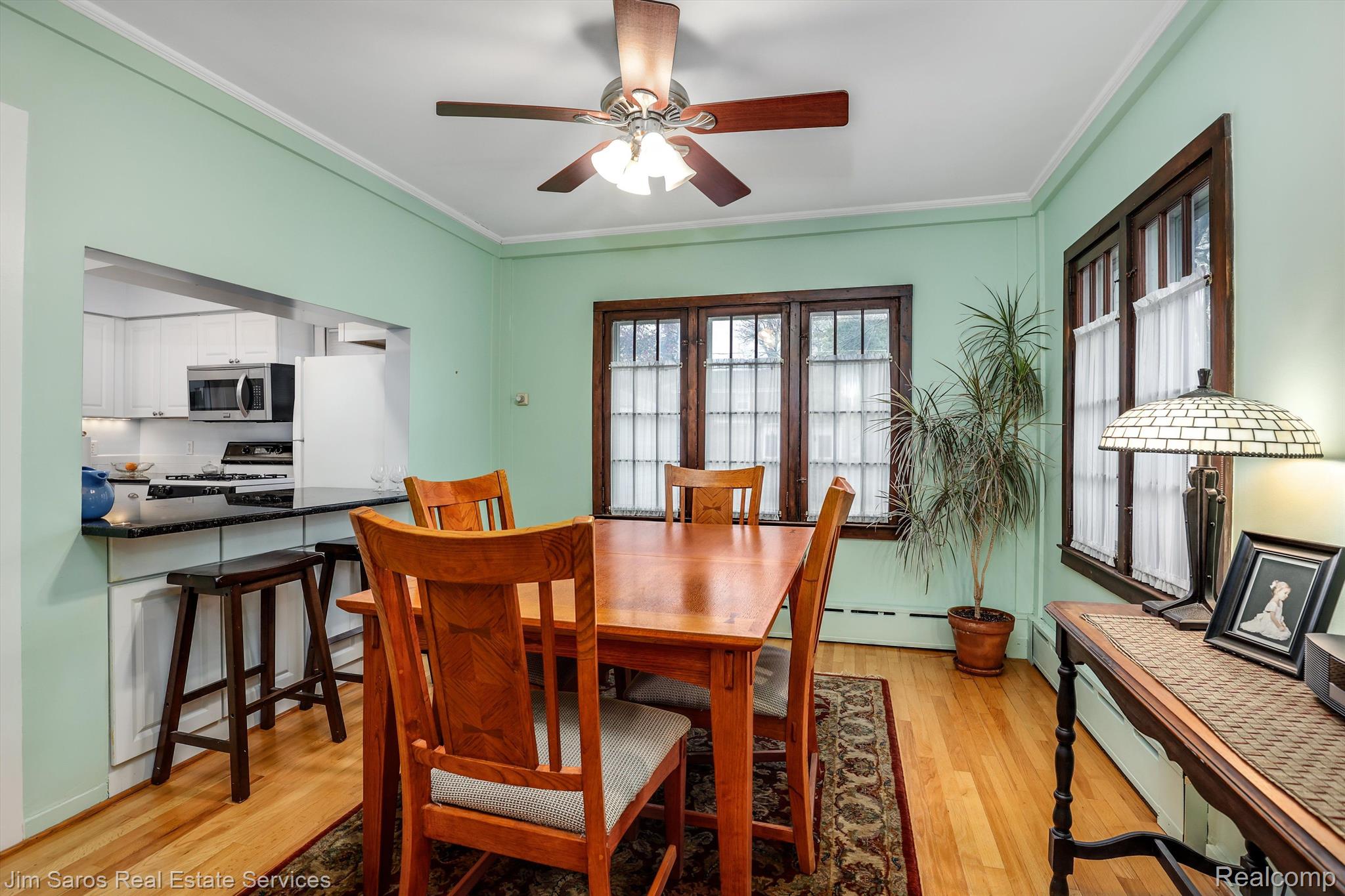 808 Barrington Road Grosse Pointe, MI 48230 - Photo 7 of 28 Gallery Image 7
