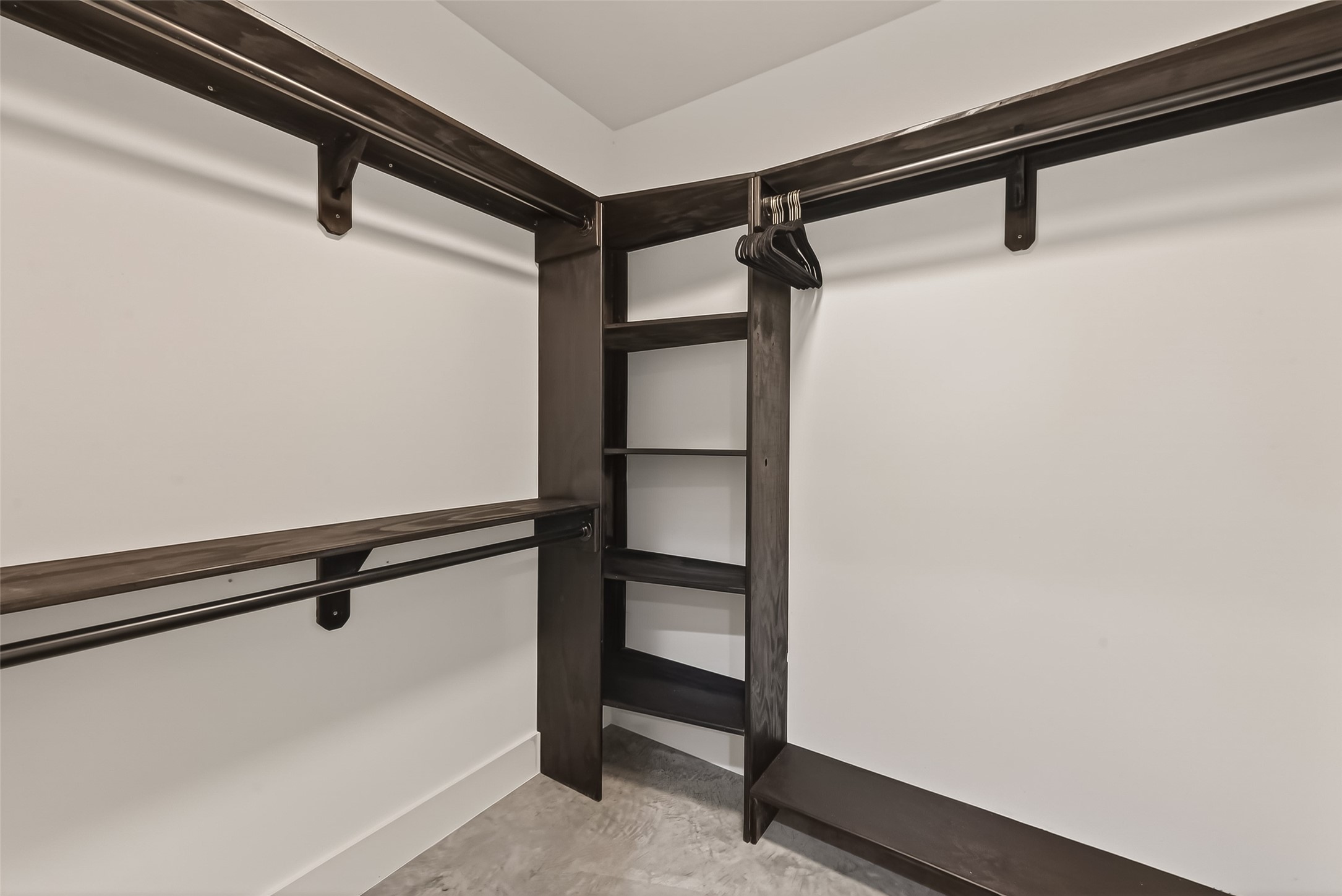 410 East 33rd Street Houston, TX 77018 - Photo 22 of 49 a close view of closet