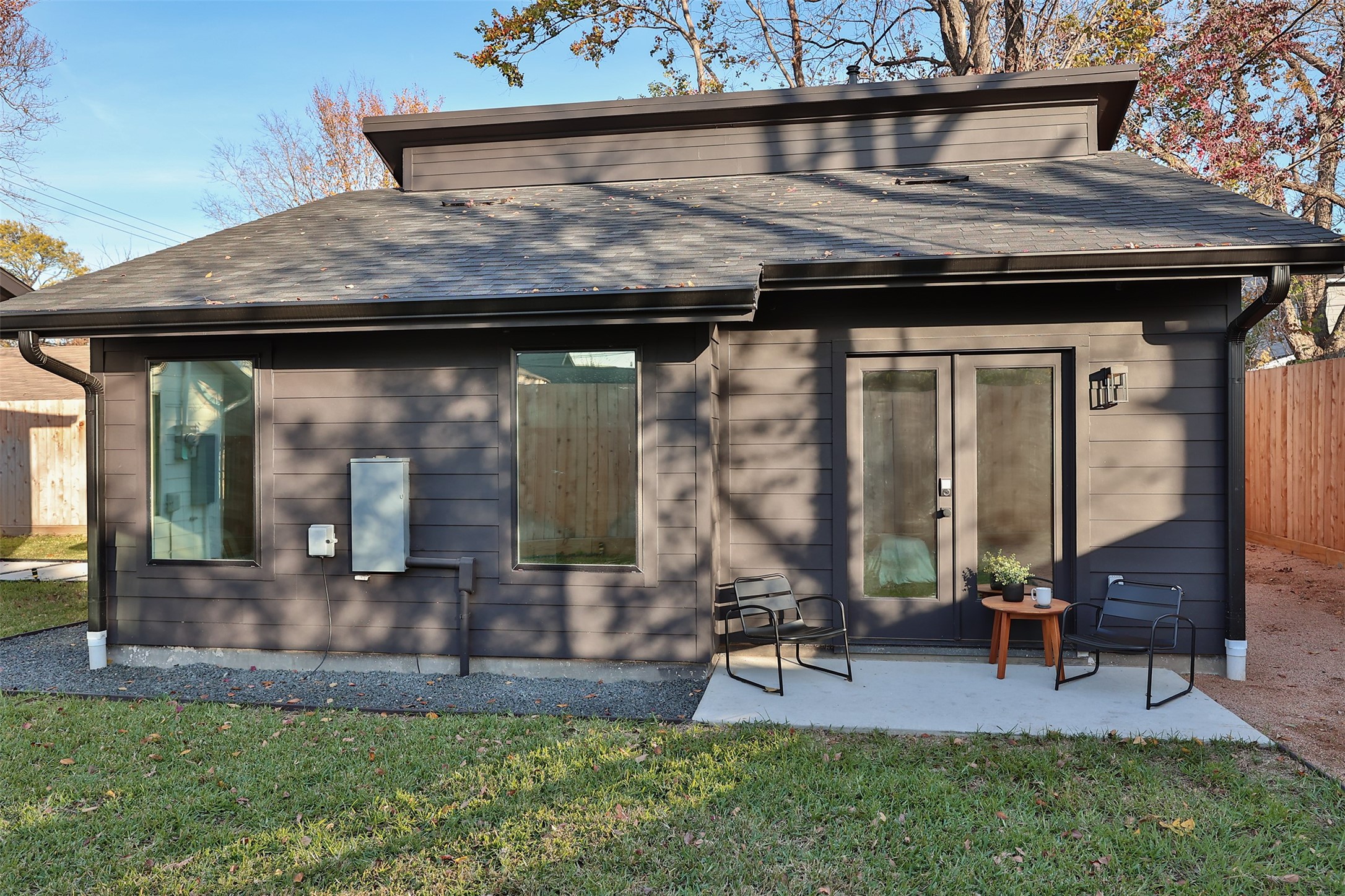 410 East 33rd Street Houston, TX 77018 - Photo 27 of 49 a view of outdoor space yard deck kitchen and outdoor space