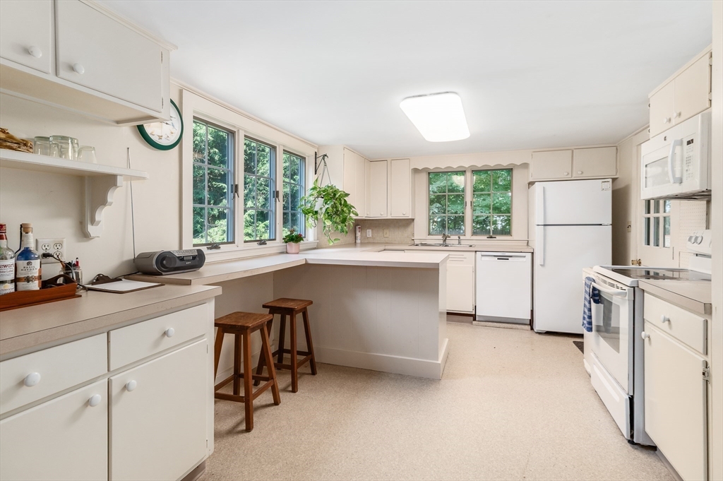 49 Walnut Road Hamilton, MA 01982 - Photo 13 of 31