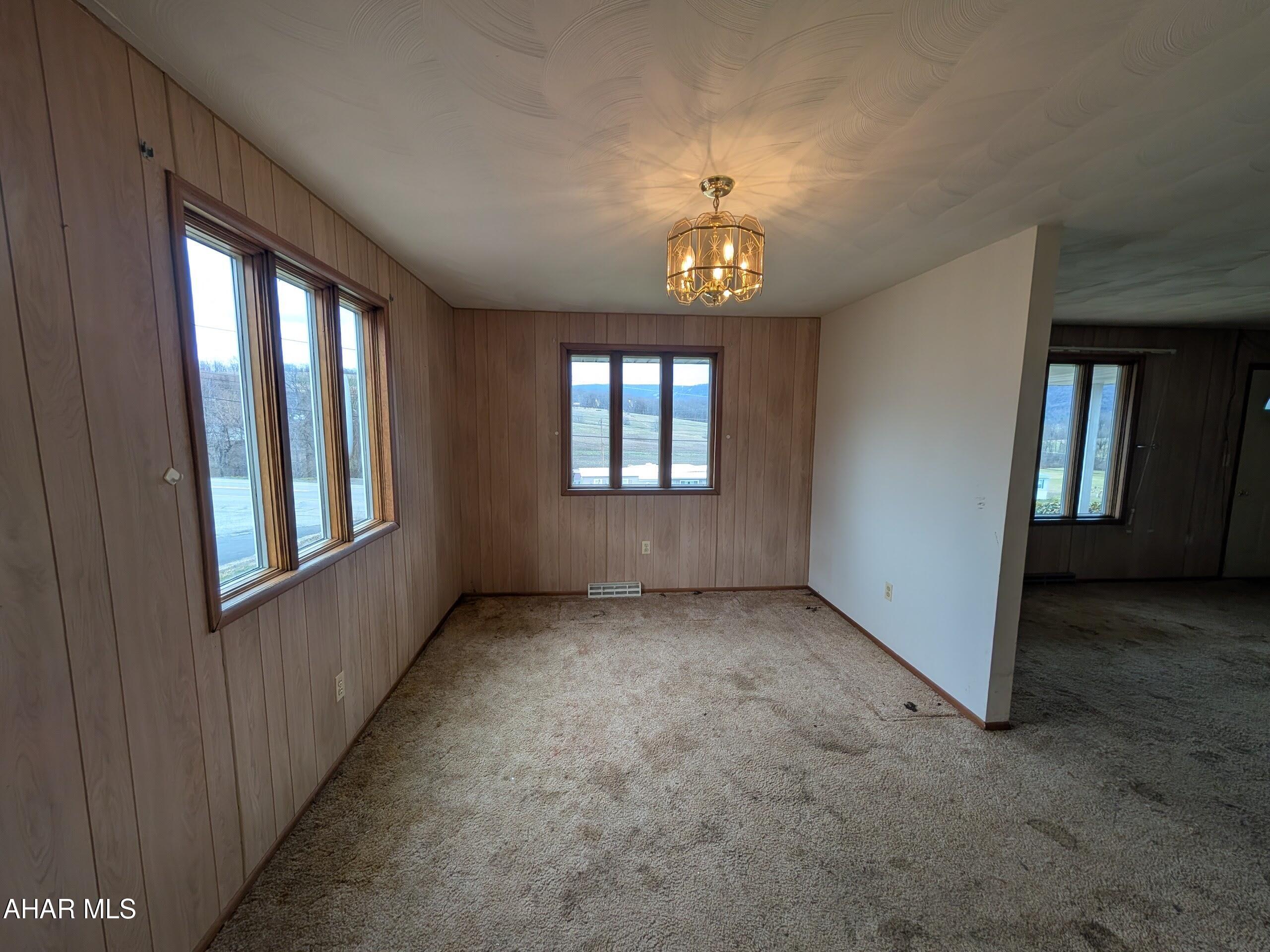 533 Wheeland Road Duncansville, PA 16635 - Photo 9 of 33