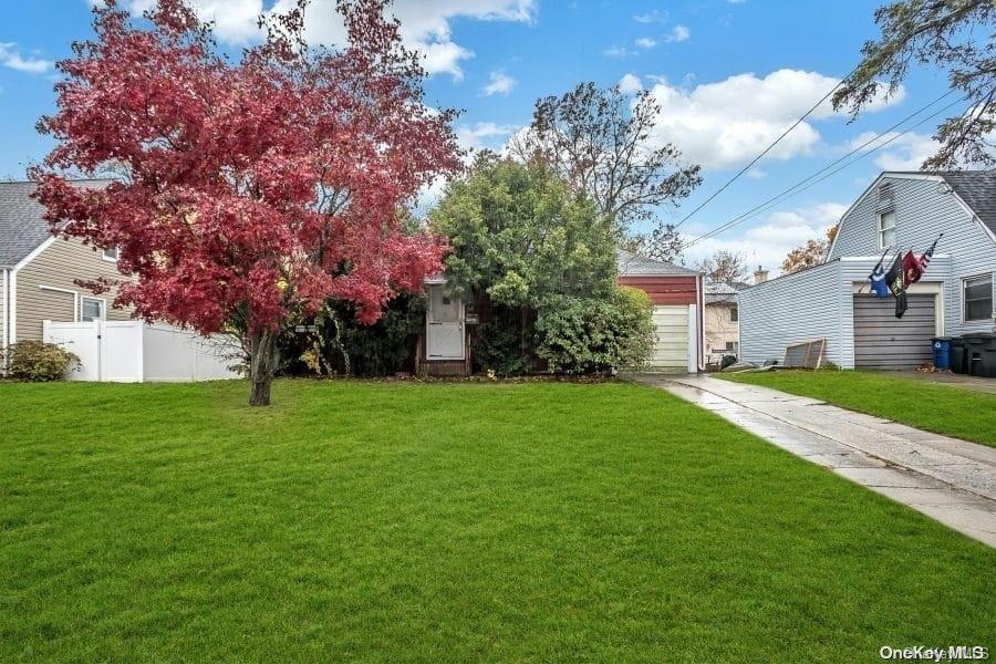 29 Avon Road Hewlett, NY 11557 - Photo 1 of 1