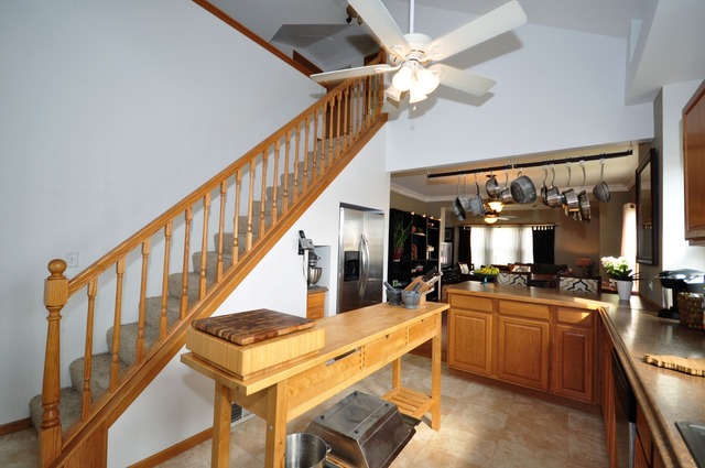 405 Blackhawk Road Riverside, IL 60546 - Photo 9 of 24