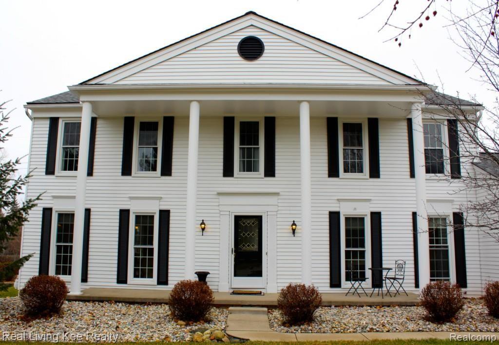 2275 Chippenham Chase