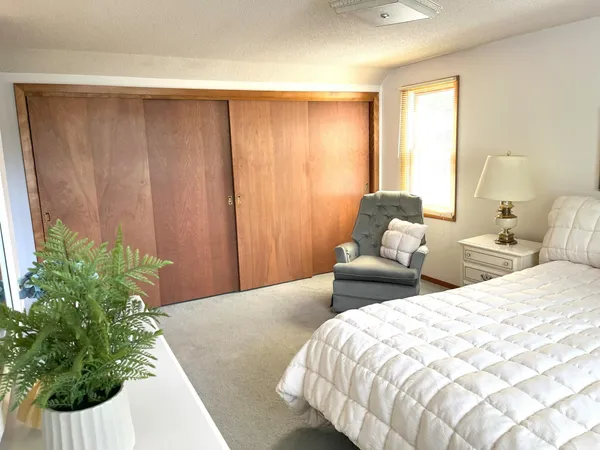 $239,900 | 944 South Hampton Street, Fairmont, MN 56031