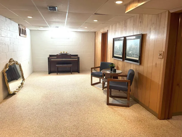 $267,000 | 944 South Hampton Street, Fairmont, MN 56031