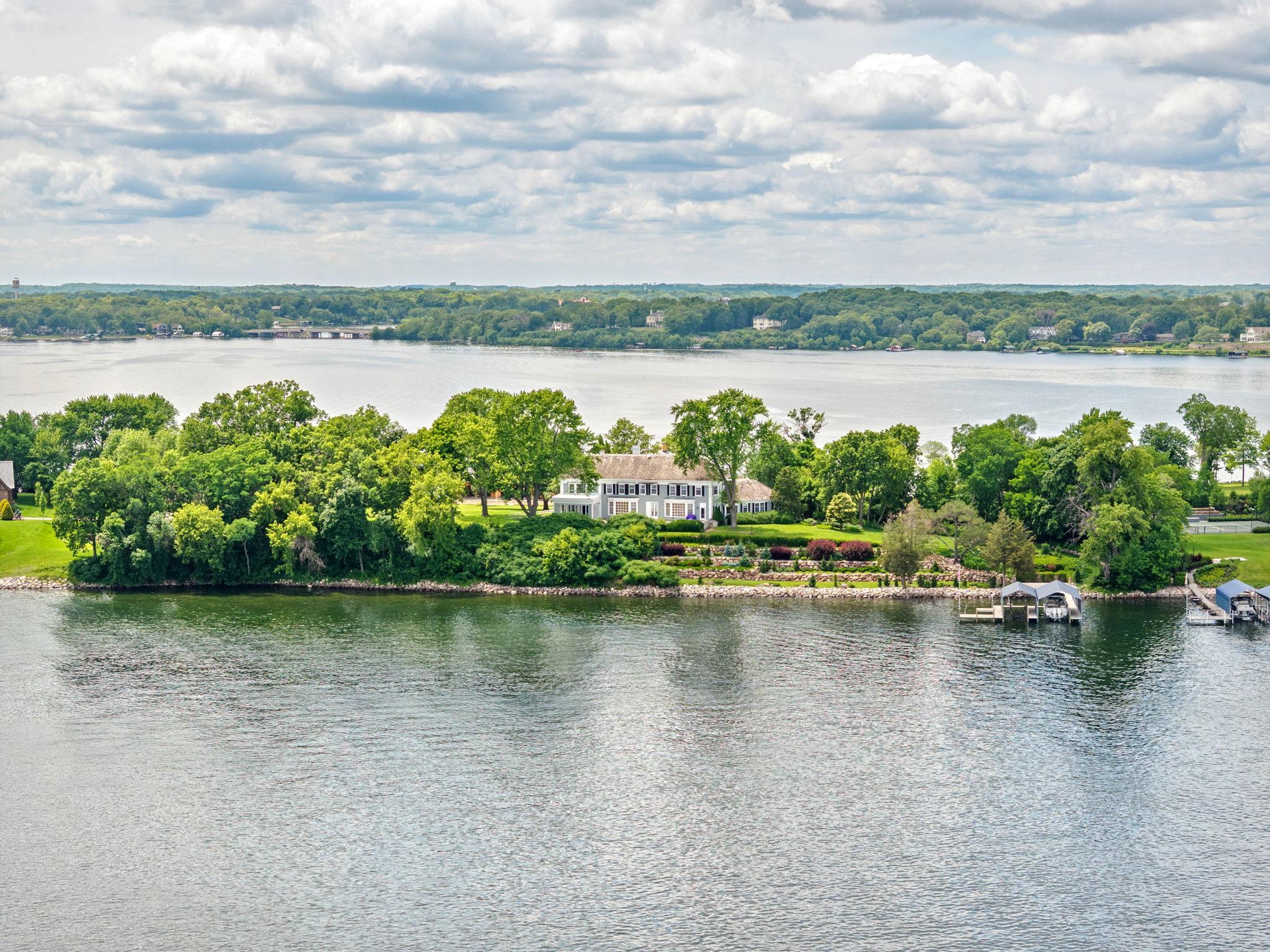 1480 Bracketts Point Road Wayzata, MN 55391 - Photo 19 of 20 Gallery Image 19