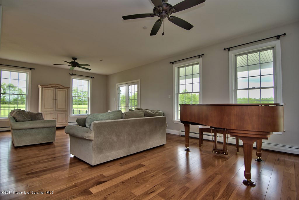148 Savage Road Nicholson, PA 18446 - Photo 3 of 73 Gallery Image 3