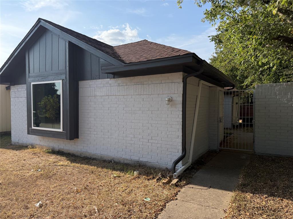 10231 Ridge Oak Street Dallas, TX 75227 - Photo 2 of 16 Gallery Image 2