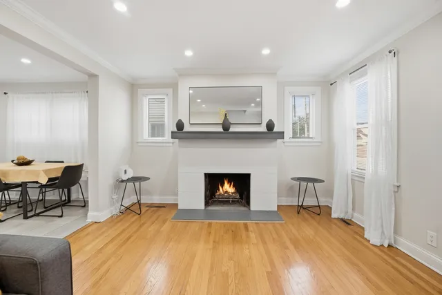 $260,000 | 3043 96th Place, Evergreen Park, IL 60805