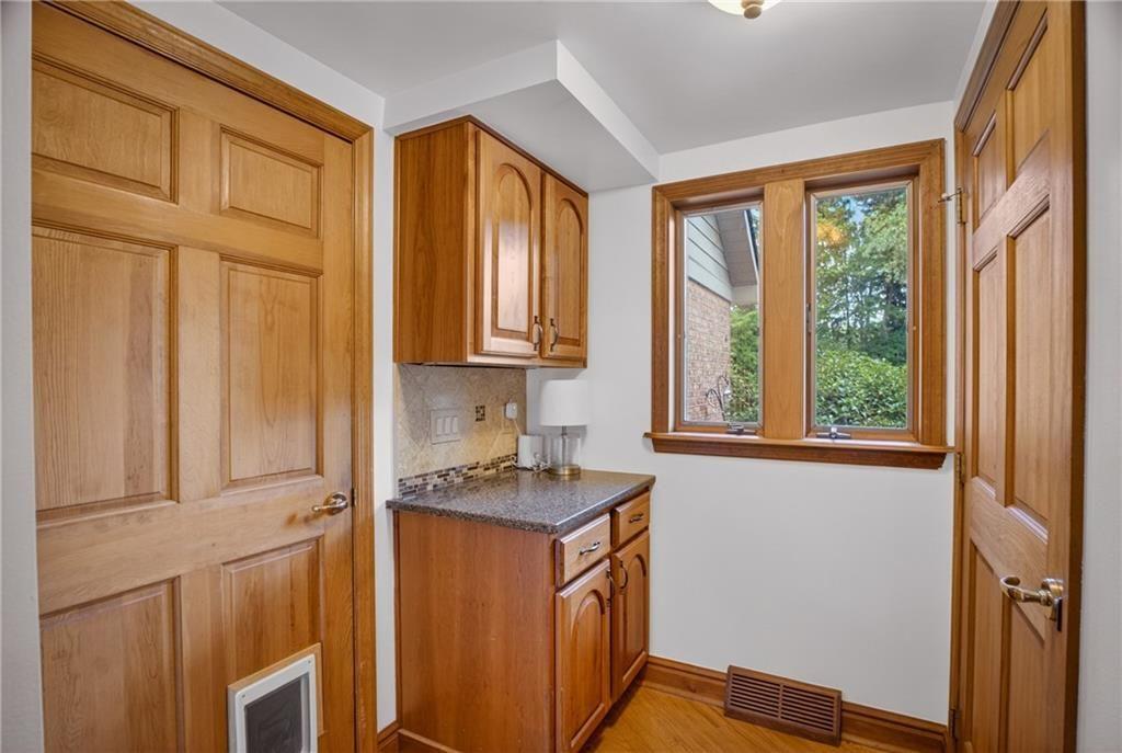1034 Old Harper Road Crescent, PA 15046 - Photo 12 of 50