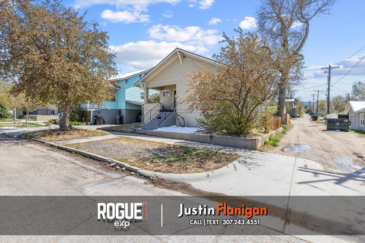 831 East 3rd Street Casper, WY 82601 - Photo 3 of 47