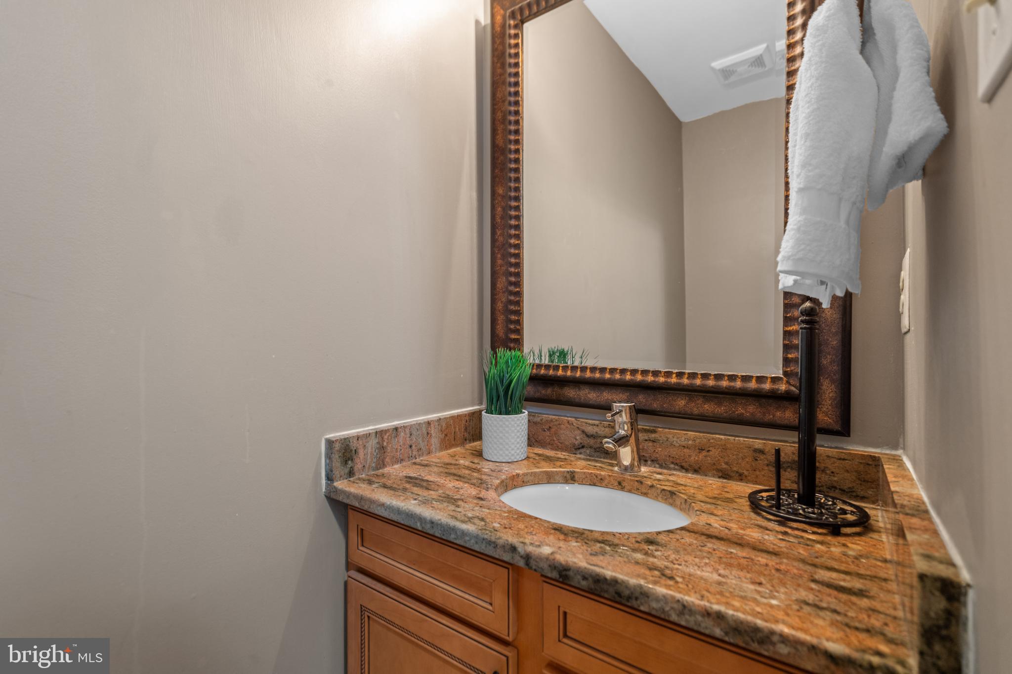 46828 Rabbitrun Terrace Sterling, VA 20164 - Photo 12 of 36 Gallery Image 12