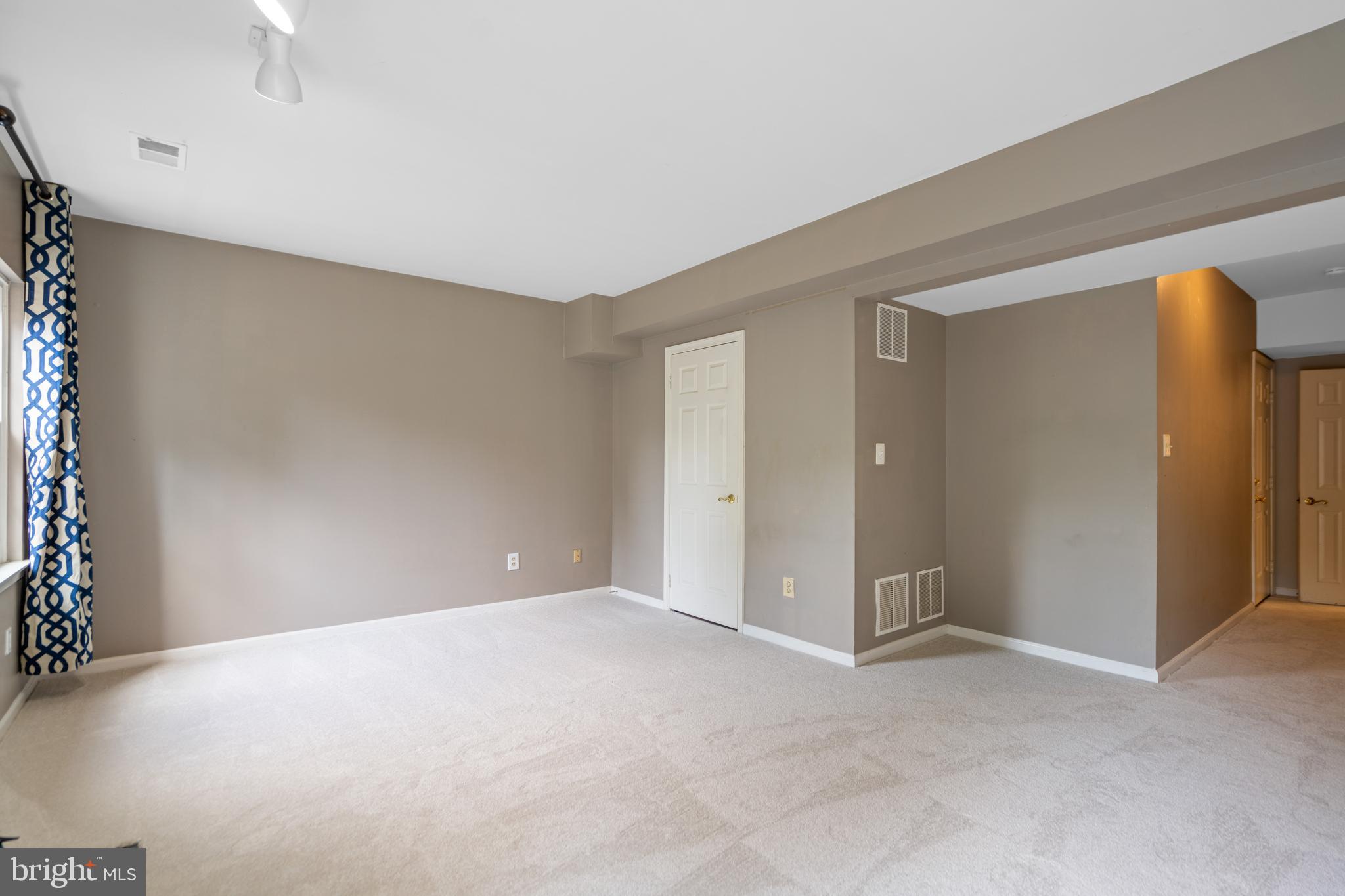 46828 Rabbitrun Terrace Sterling, VA 20164 - Photo 29 of 36 Gallery Image 29