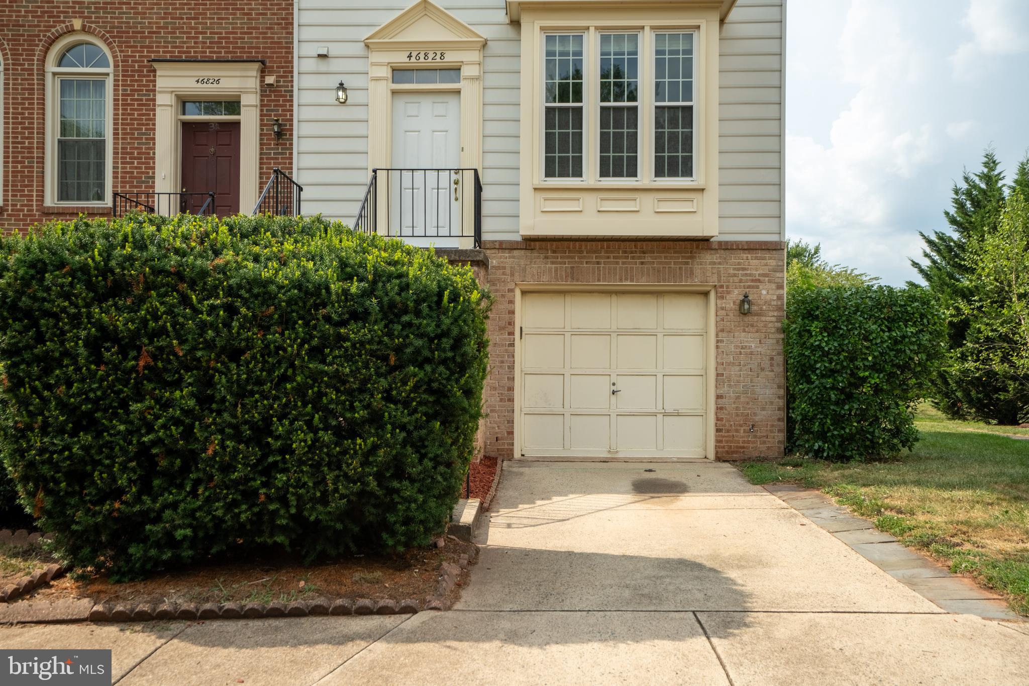 46828 Rabbitrun Terrace Sterling, VA 20164 - Photo 3 of 36 Gallery Image 3