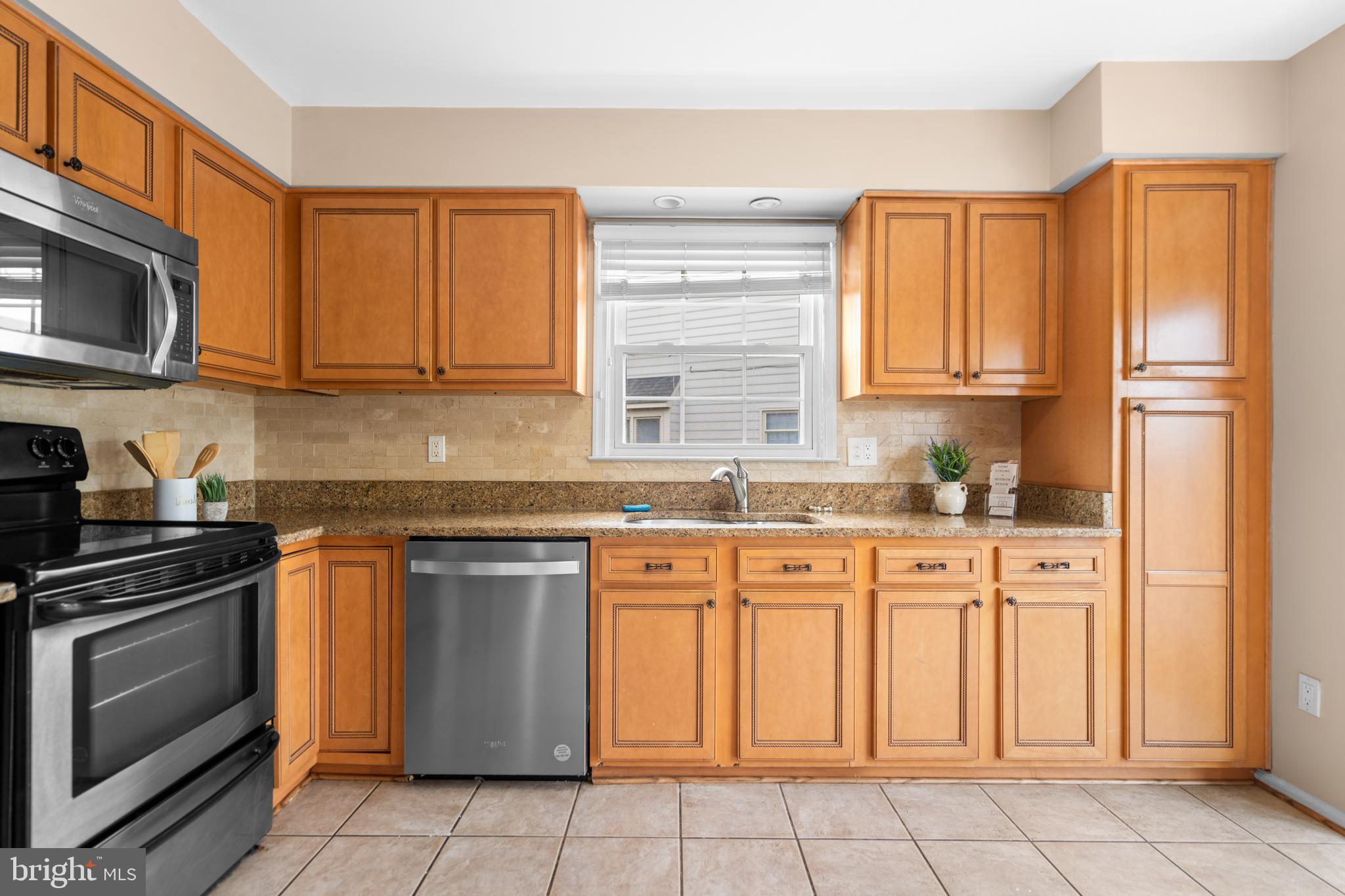 46828 Rabbitrun Terrace Sterling, VA 20164 - Photo 8 of 36 Gallery Image 8