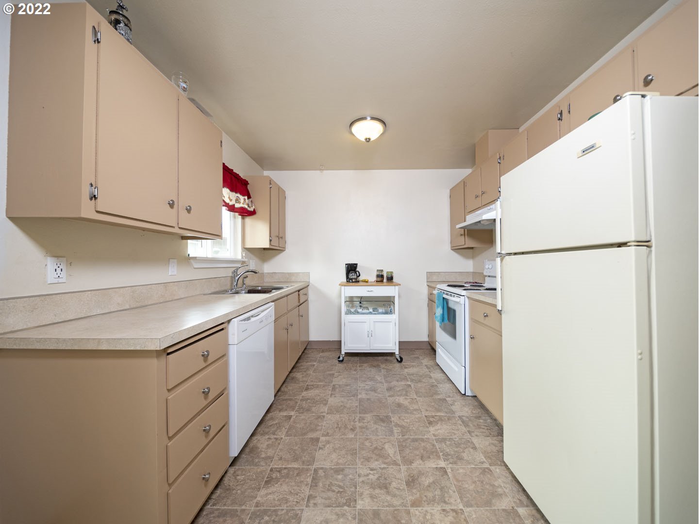 2142 Rhodora Street Forest Grove, OR 97116 - Photo 5 of 17 Gallery Image 5