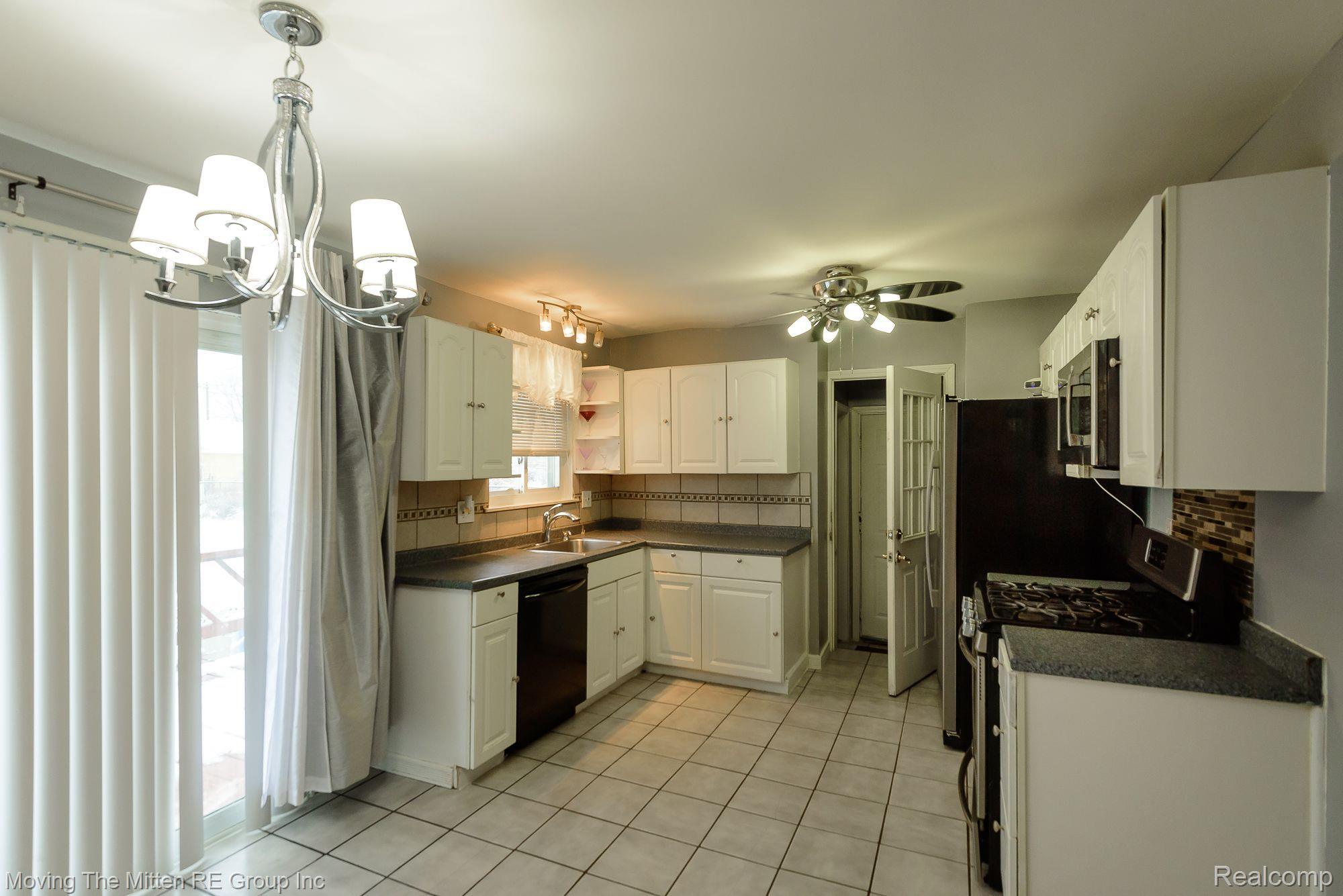 4028 Farnum Inkster, MI 48141 - Photo 9 of 36 Gallery Image 9