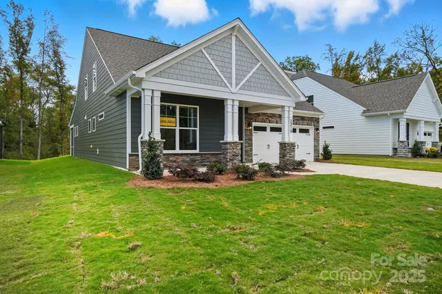 $562,500 | 3319 Whispering Crk Drive, Wesley Chapel, NC 28079