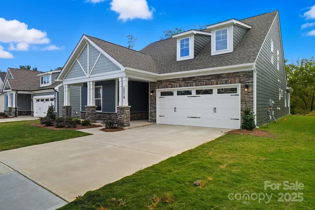 $562,500 | 3319 Whispering Crk Drive, Wesley Chapel, NC 28079