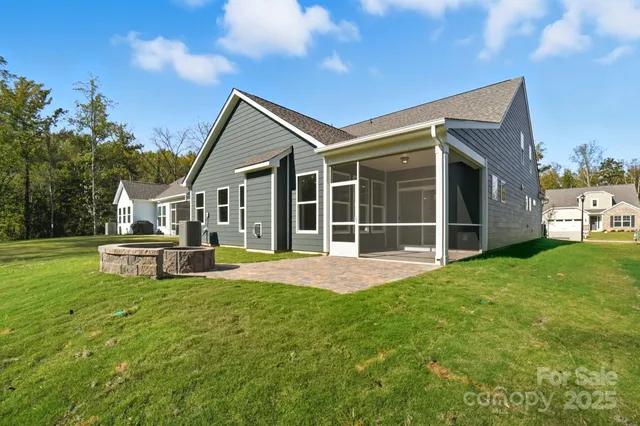 $562,500 | 3319 Whispering Crk Drive, Wesley Chapel, NC 28079