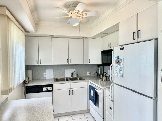 1 Suffolk A Boca Raton, FL 33434 - Photo 3 of 38 Kitchen