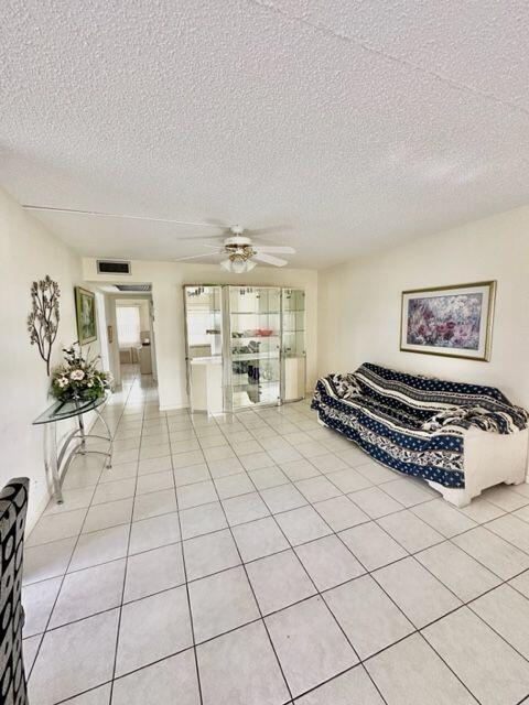 1 Suffolk A Boca Raton, FL 33434 - Photo 7 of 38 Living Room