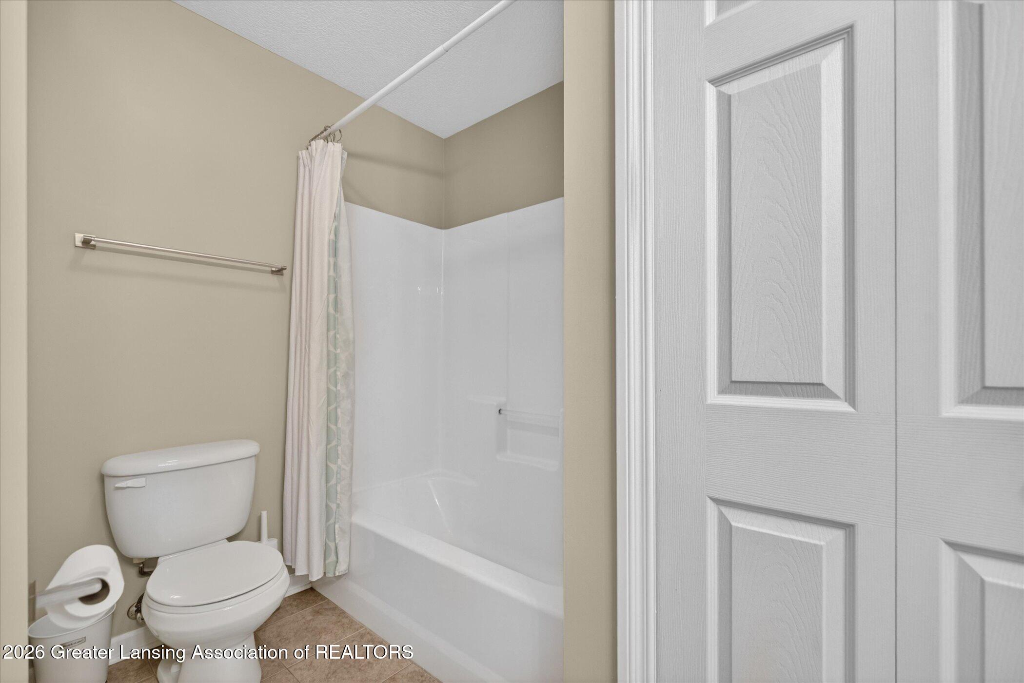 1337 Coolidge Road, Unit 16 East Lansing, MI 48823 - Photo 24 of 31 24-1337-Coolidge-Rd-WindowStill