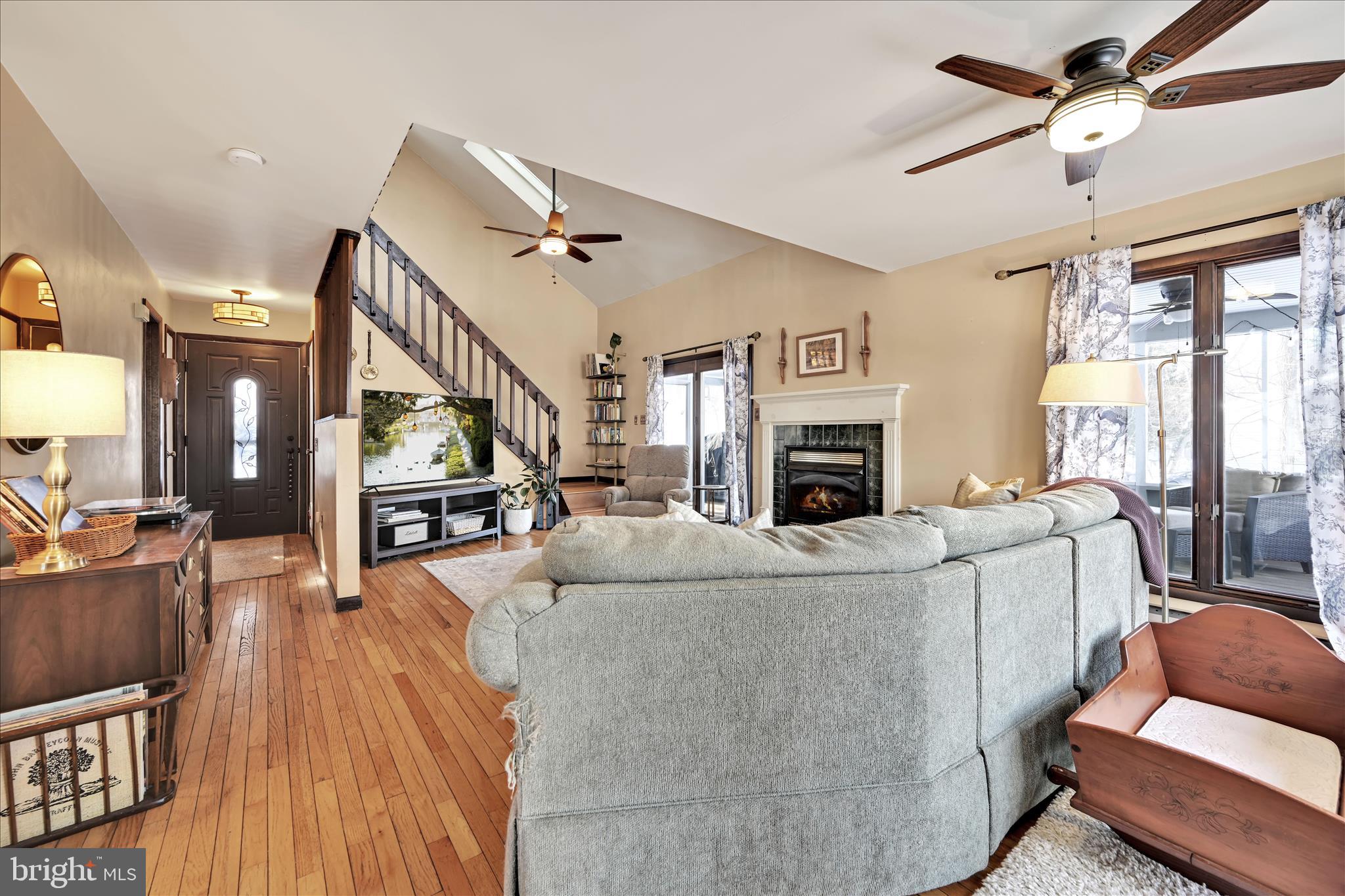 337 Berry Mountain Road Millersburg, PA 17061 - Photo 8 of 40 Living Area