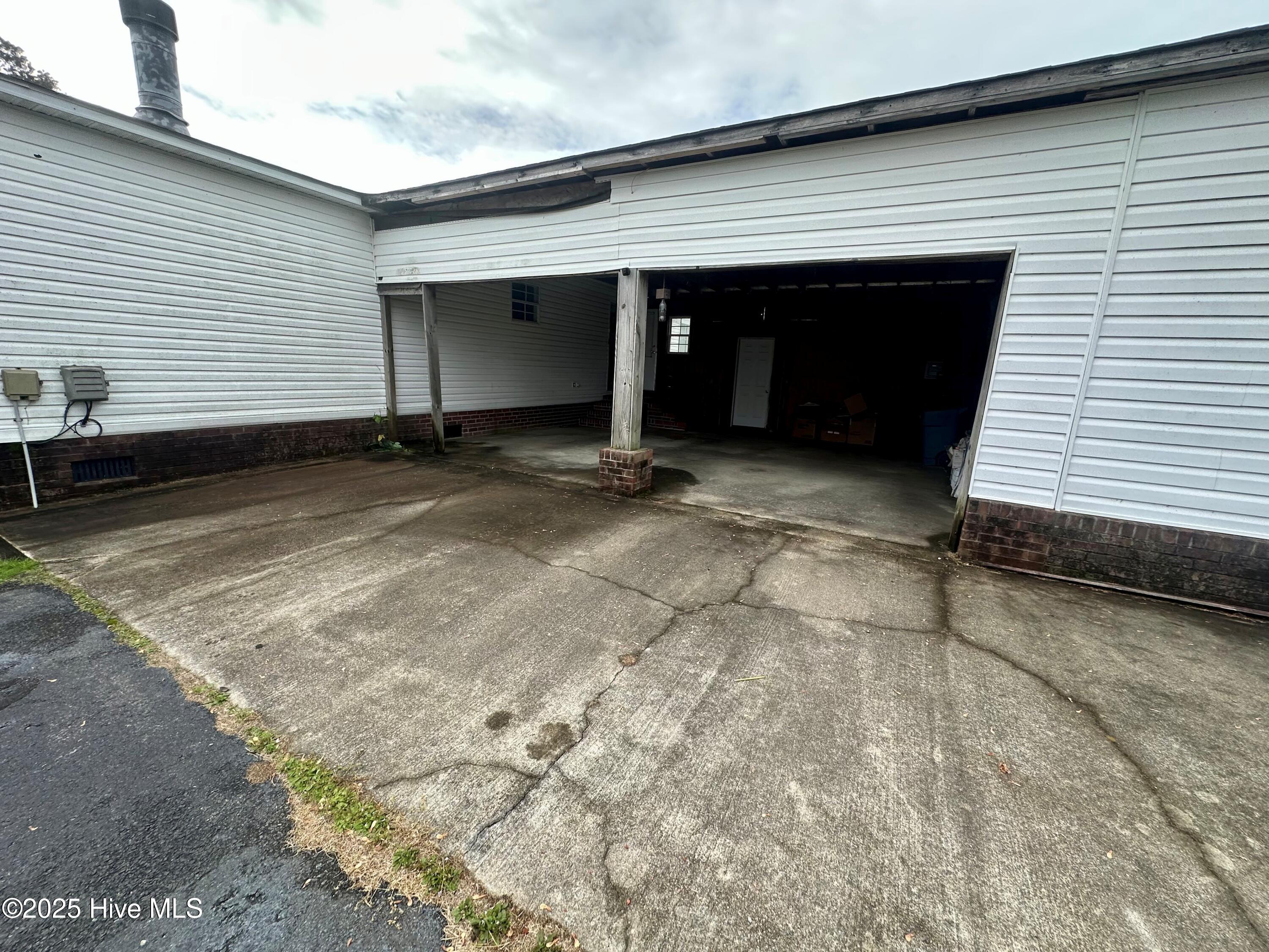 123 Moore Town Road Ahoskie, NC 27910 - Photo 9 of 25 Garage