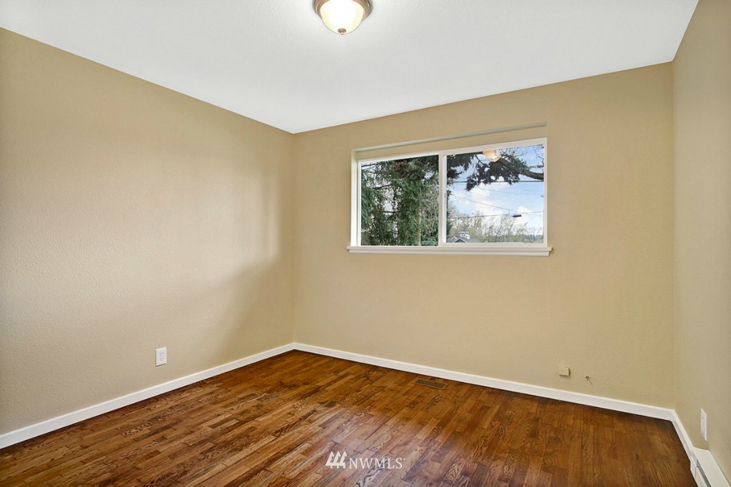 3704 Talbot Road South Renton, WA 98055 - Photo 11 of 16