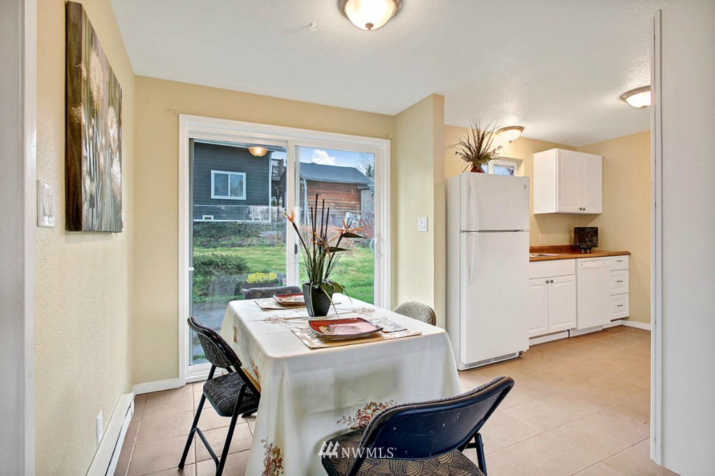 3704 Talbot Road South Renton, WA 98055 - Photo 7 of 16